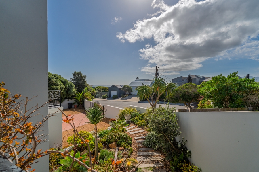 4 Bedroom Property for Sale in Kommetjie Western Cape